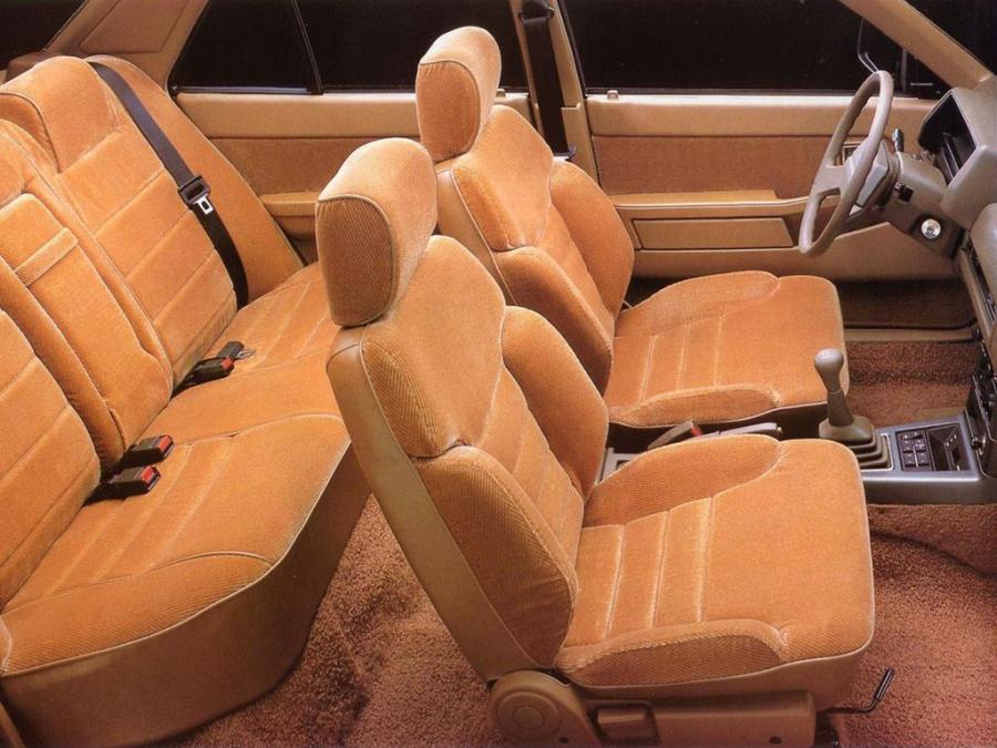  Mazda 626 Sedan 1982 года  (фото 8 из 9)